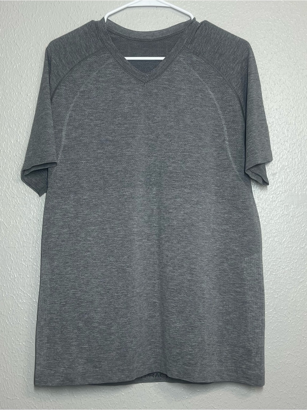 Lululemon Shirt Mens Large Gray Metal Vent Tech V Neck Short Sleeve Athletic